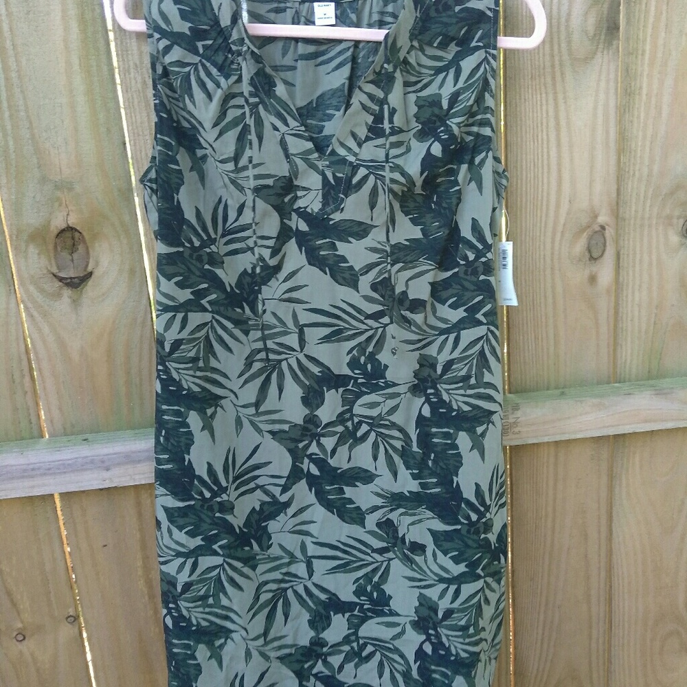 Line dress - Picture 3 of 4